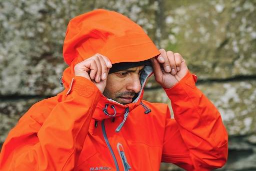 Swiss Tech Jacket: The Ultimate Blend of Style and Functionality