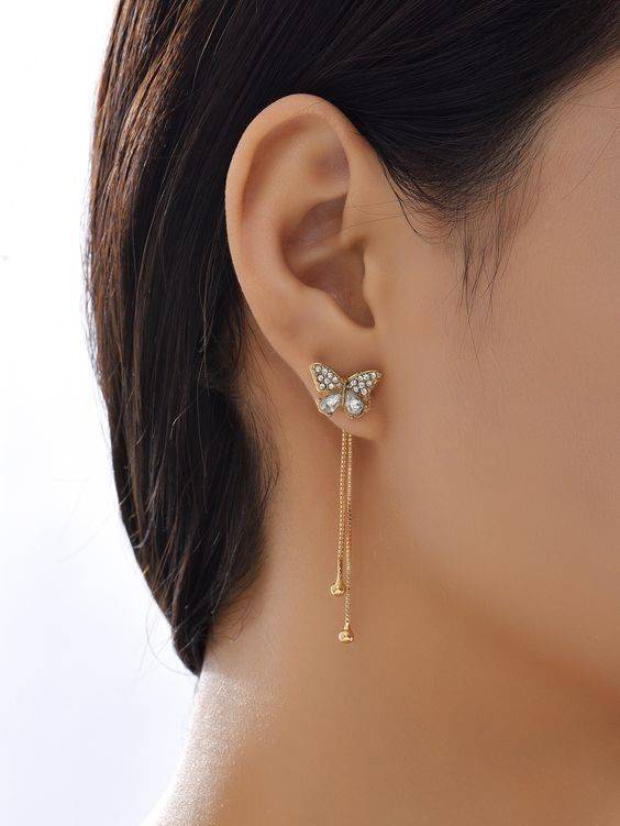 Elegant Ear Adornments: The Art of Accessorizing with Stunning Earrings