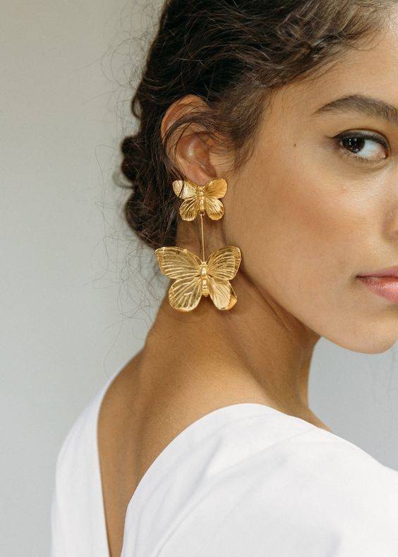 Elegant Ear Adornments: The Art of Accessorizing with Stunning Earrings