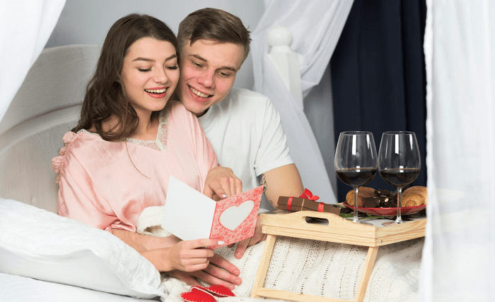 Creating Your Own Wedding Photo Album: A Thoughtful Gift for the Bride Creating Your Own Wedding Photo Album: A Thoughtful Gift for the Bride