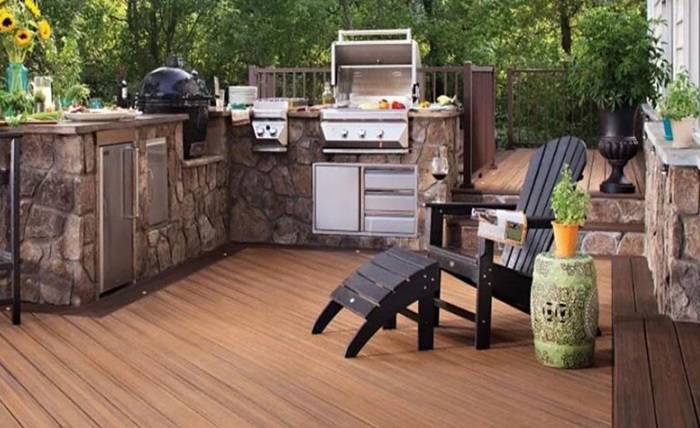 A comparison between wood and composite decking A comparison between wood and composite decking
