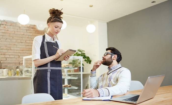 Hospitality Management Courses Online Vs. Traditional: Which Is Right For You Hospitality Management Courses Online Vs. Traditional: Which Is Right For You
