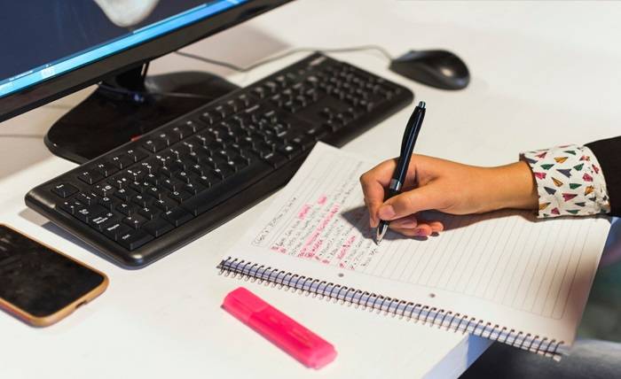Exploring the Ethics of Paraphrasing Tools in Academic Writing Exploring the Ethics of Paraphrasing Tools in Academic Writing