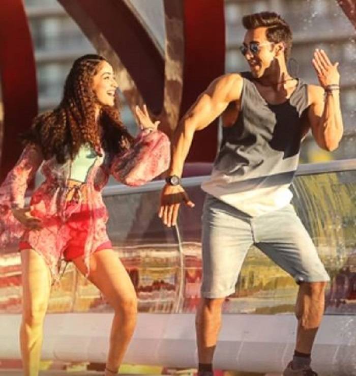 Kya Tujhe Ab Ye Dil Bataye Lyrics With Video - Sanam Re | 2015 Song