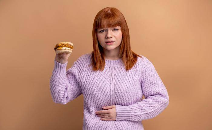 How does celiac disease impact digestion, and what are the signs of gluten intolerance? How does celiac disease impact digestion, and what are the signs of gluten intolerance?